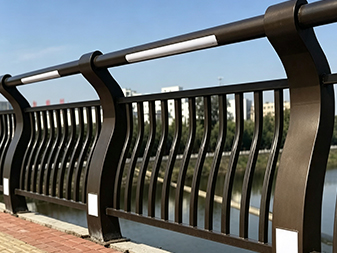 T019 Guardrail de pont personnalis&eacute; 
